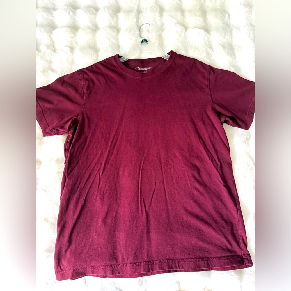 Eddie Bauer Men's Burgundy Short Sleeve Tee, size L